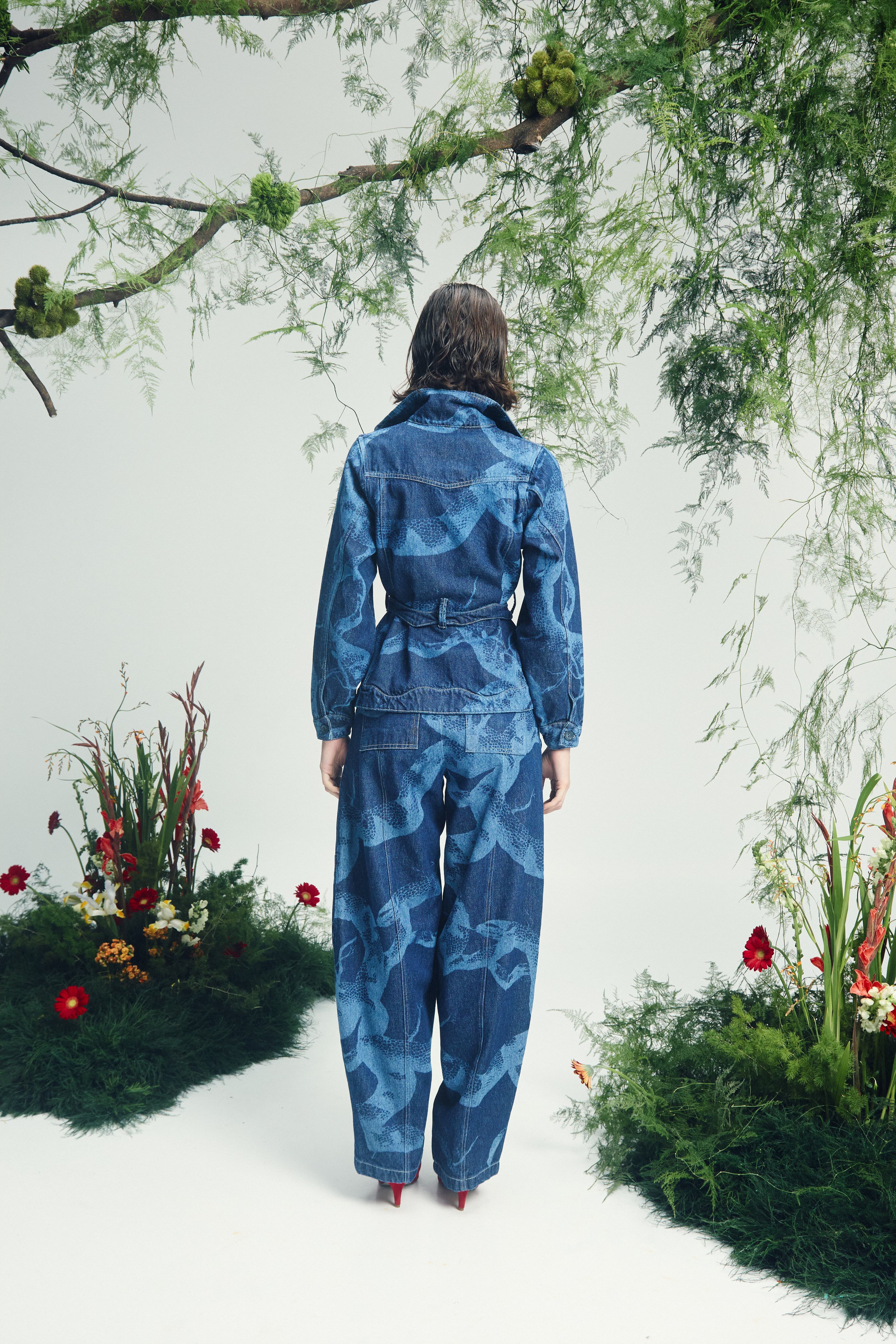 Jean Zaharian por ZIERRA LEONA — foto 2